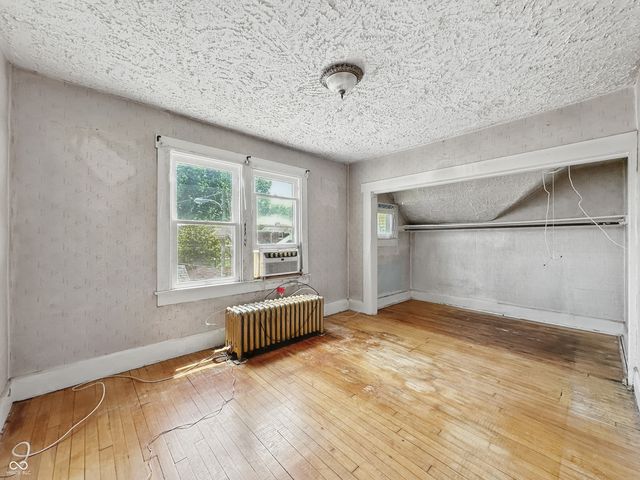 4715 E New York Street, Indianapolis, IN 46201