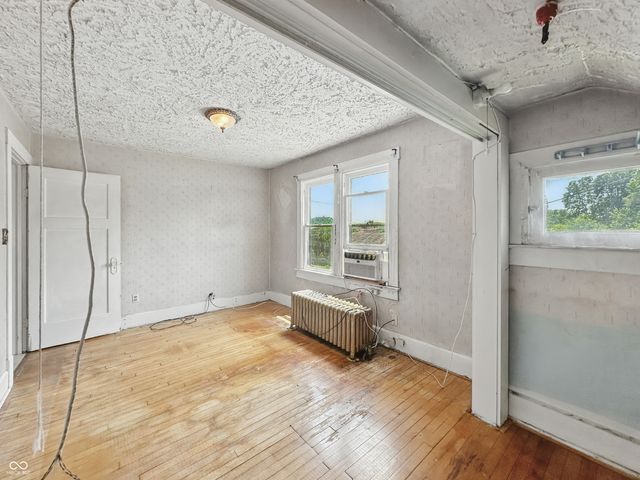 4715 E New York Street, Indianapolis, IN 46201