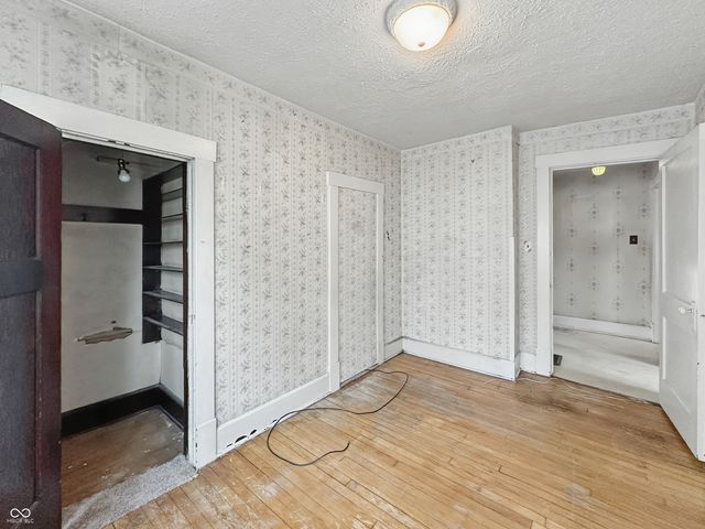 4715 E New York Street, Indianapolis, IN 46201