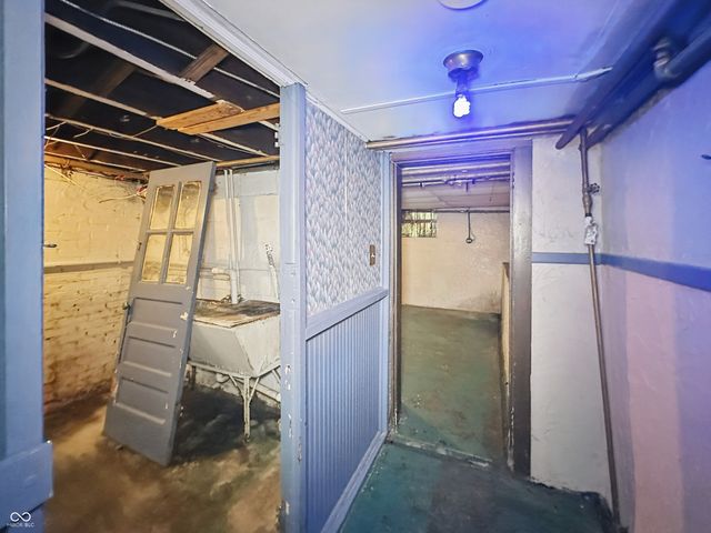 4715 E New York Street, Indianapolis, IN 46201