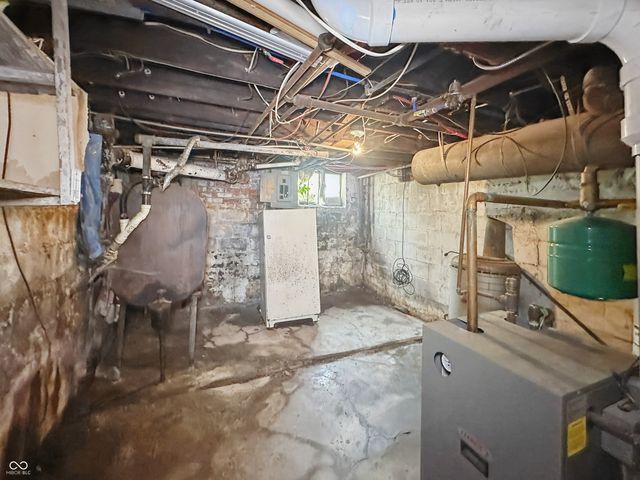 4715 E New York Street, Indianapolis, IN 46201