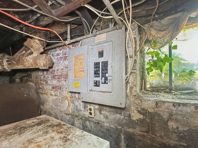 4715 E New York Street, Indianapolis, IN 46201