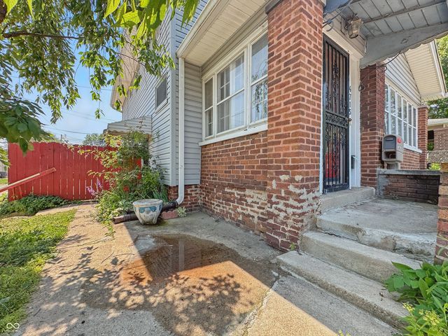 4715 E New York Street, Indianapolis, IN 46201