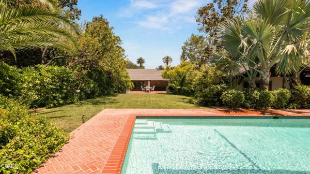 1115 S Oak Knoll Avenue, Pasadena, CA 91106