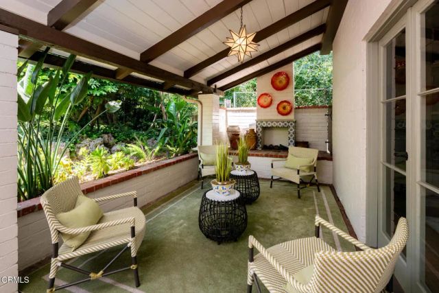 1115 S Oak Knoll Avenue, Pasadena, CA 91106
