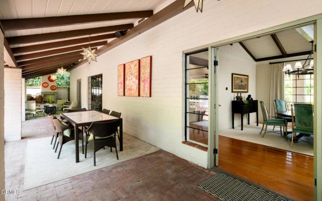 1115 S Oak Knoll Avenue, Pasadena, CA 91106