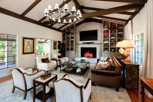 1115 S Oak Knoll Avenue, Pasadena, CA 91106