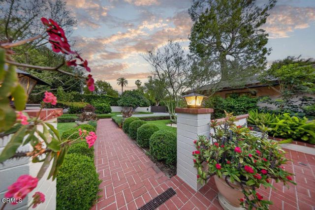1115 S Oak Knoll Avenue, Pasadena, CA 91106