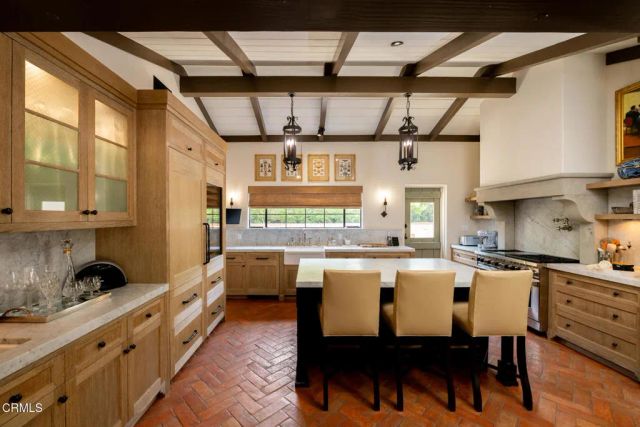 1115 S Oak Knoll Avenue, Pasadena, CA 91106