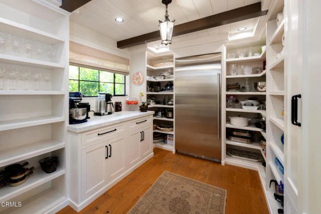 1115 S Oak Knoll Avenue, Pasadena, CA 91106