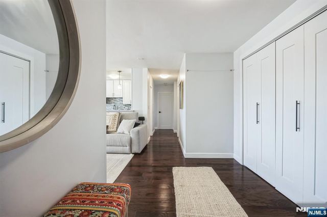 6600 Boulevard East AD, West New York, NJ 07093