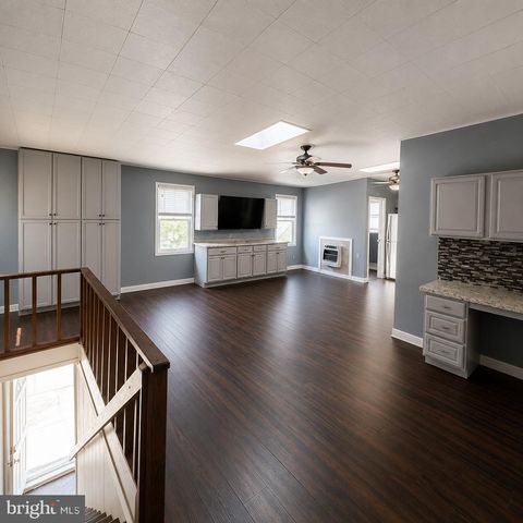 1183 LOWELL AVE, Bensalem, PA 19020