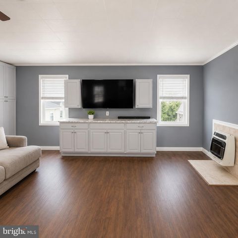 1183 LOWELL AVE, Bensalem, PA 19020