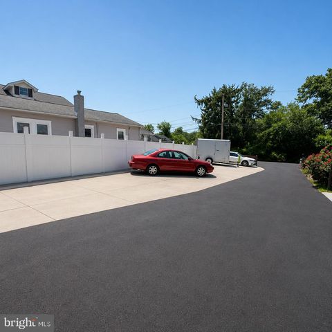 1183 LOWELL AVE, Bensalem, PA 19020