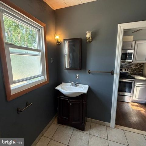 1183 LOWELL AVE, Bensalem, PA 19020