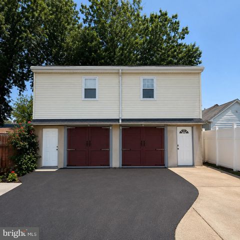 1183 LOWELL AVE, Bensalem, PA 19020
