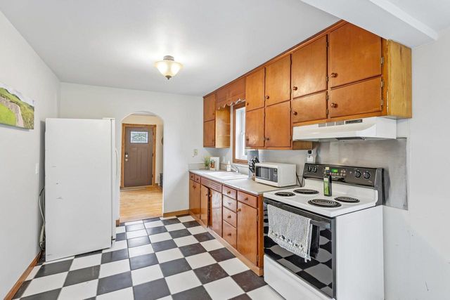 306 Lake Street, Mount Horeb, WI 53572