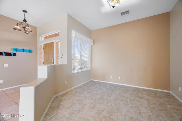 336 W Sunrise Vista Drive, Green Valley, AZ 85614