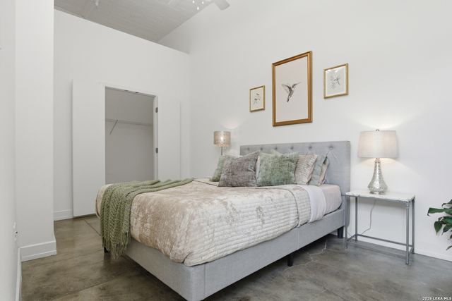 1401 S Flores St Apt 212, San Antonio, TX 78204