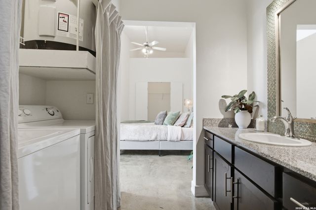 1401 S Flores St Apt 212, San Antonio, TX 78204