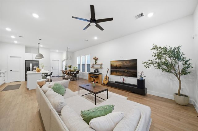 5218 San Juan Street, Houston, TX 77020