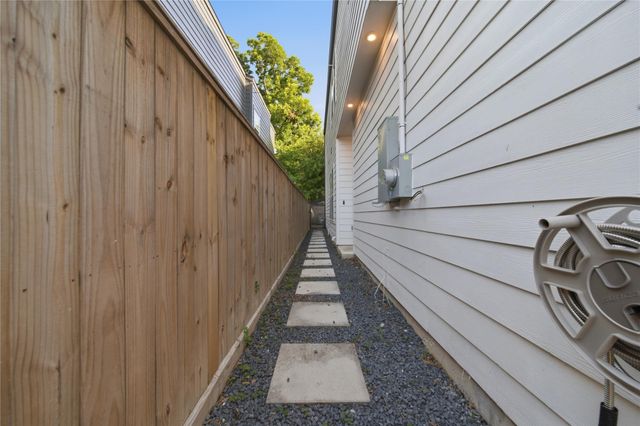 5218 San Juan Street, Houston, TX 77020