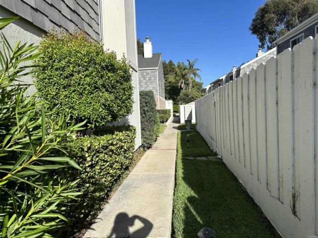 859 Del Mar Downs Road, Solana Beach, CA 92075