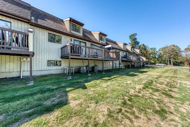 35 Sherman Lane 35, Hamden, CT 06514