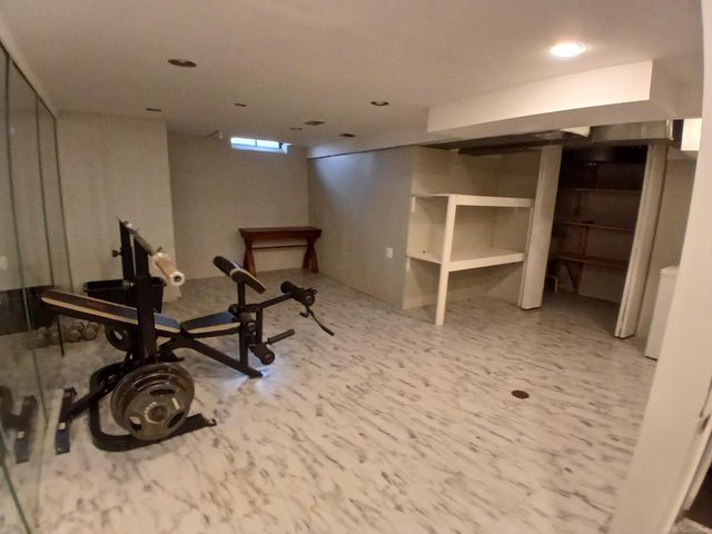 22700 Grove Street, St Clair Shores, MI 48080