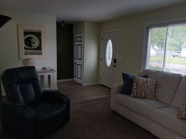 22700 Grove Street, St Clair Shores, MI 48080