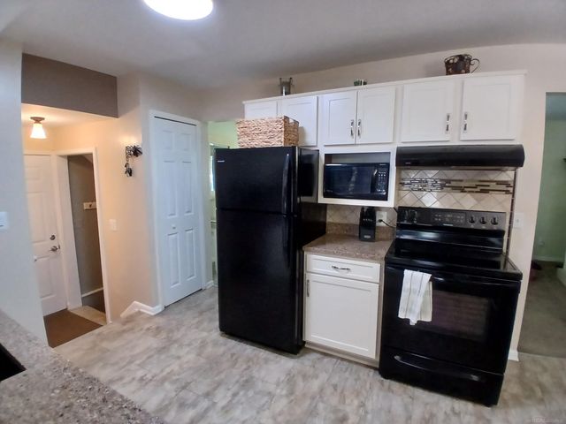 22700 Grove Street, St Clair Shores, MI 48080