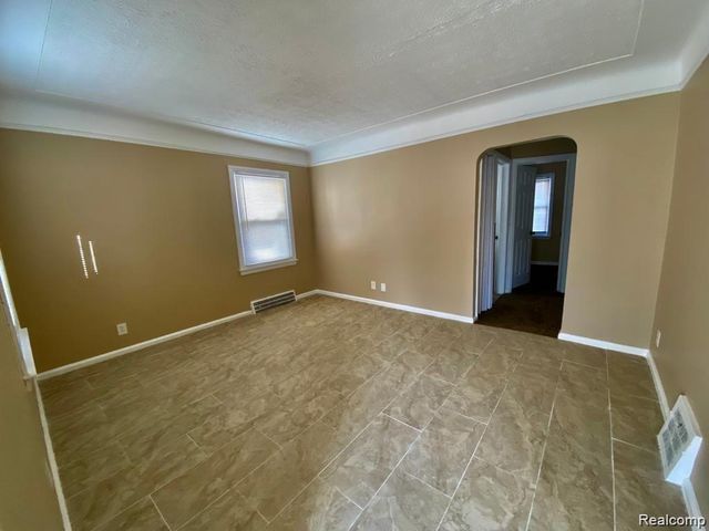 9156 Winthrop Street, Detroit, MI 48228