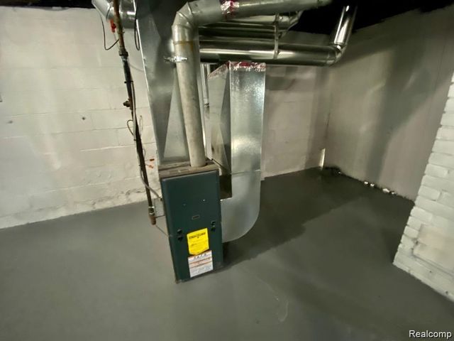 9156 Winthrop Street, Detroit, MI 48228