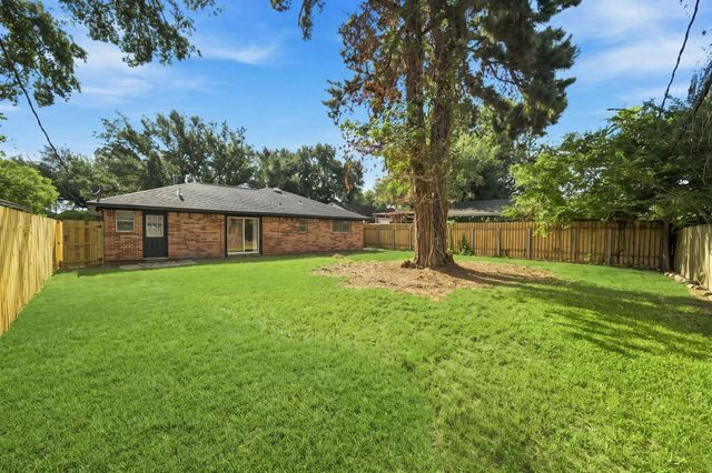 2413 Shadowdale Drive, Houston, TX 77043