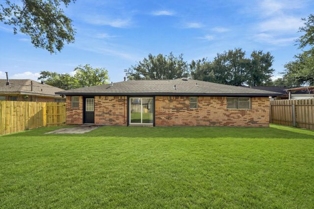 2413 Shadowdale Drive, Houston, TX 77043
