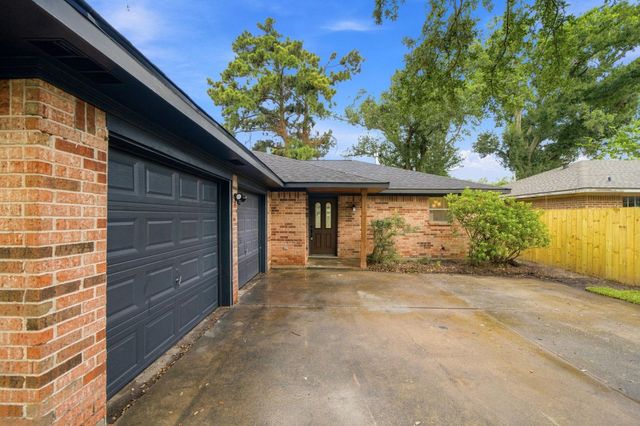 2413 Shadowdale Drive, Houston, TX 77043
