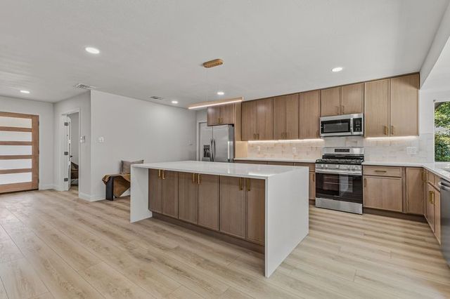 3745 Blue Trace Lane, Farmers Branch, TX 75244