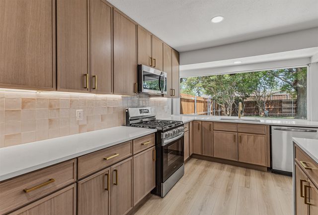 3745 Blue Trace Lane, Farmers Branch, TX 75244