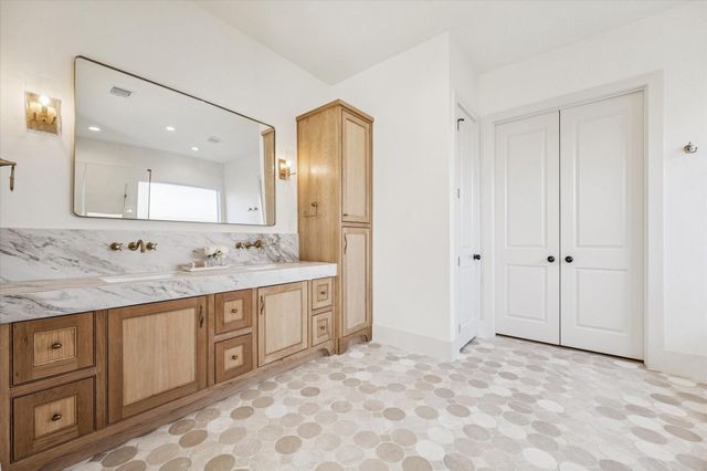 4817 Kingfisher Drive, Houston, TX 77035