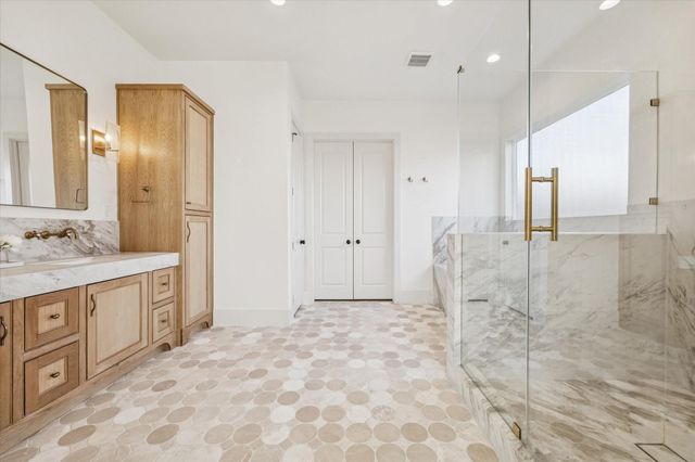 4817 Kingfisher Drive, Houston, TX 77035