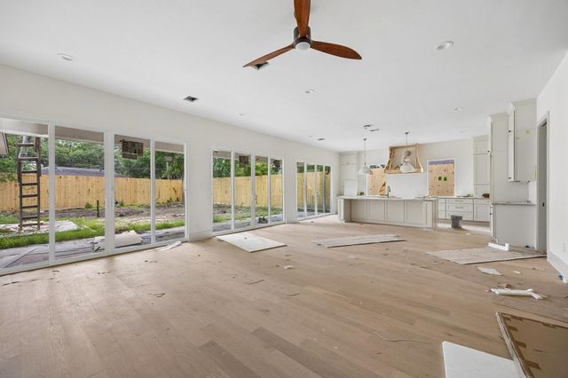 4817 Kingfisher Drive, Houston, TX 77035