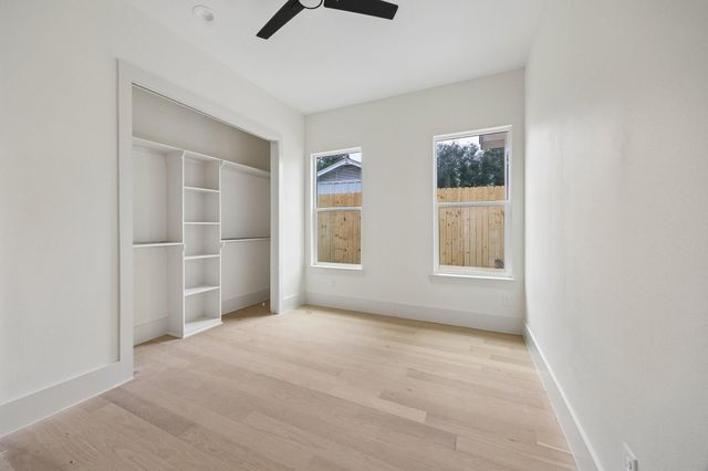 4817 Kingfisher Drive, Houston, TX 77035