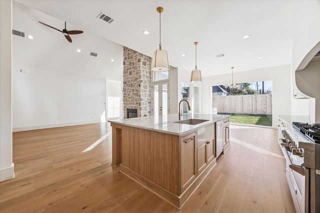 4817 Kingfisher Drive, Houston, TX 77035