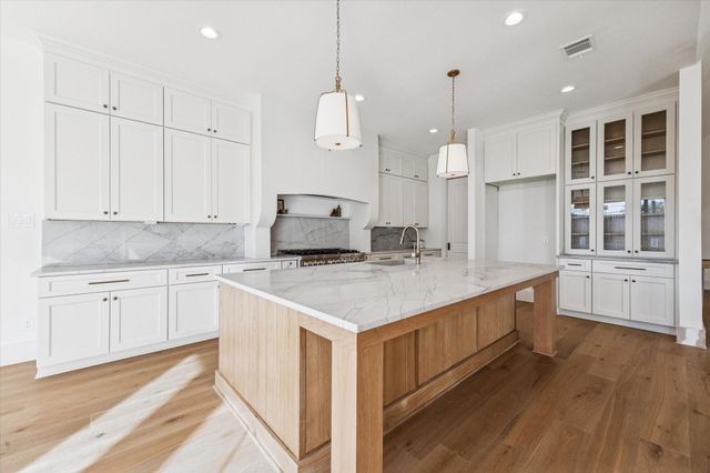 4817 Kingfisher Drive, Houston, TX 77035
