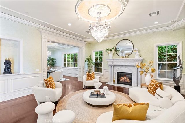 271 W Naomi Avenue, Arcadia, CA 91007