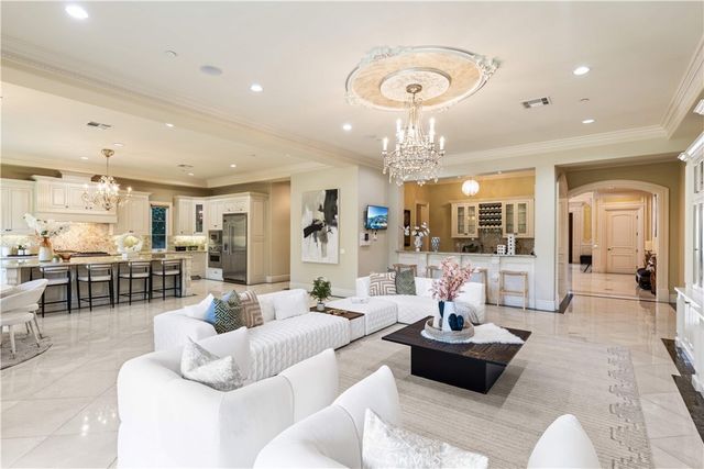 271 W Naomi Avenue, Arcadia, CA 91007