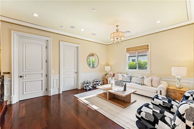 271 W Naomi Avenue, Arcadia, CA 91007
