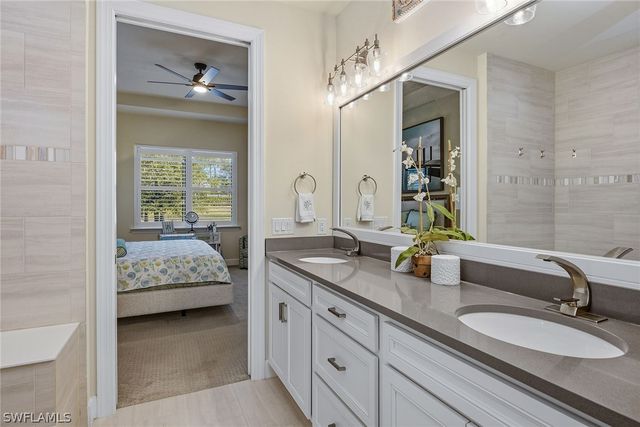 2730 Aviamar CIR, Naples, FL 34114