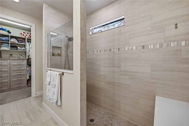 2730 Aviamar CIR, Naples, FL 34114