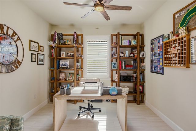 2730 Aviamar CIR, Naples, FL 34114